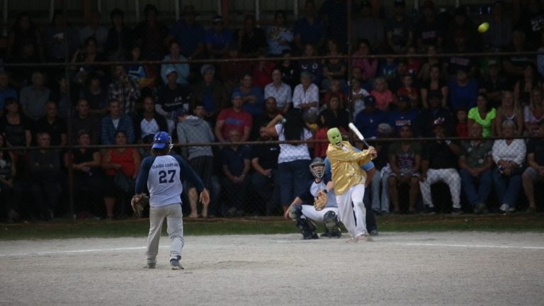 Une quarantaine de personnages se présenteront à la plaque pour affronter les lanceurs de l’équipe lavalloise lors de la visite des 4 Chevaliers au parc Paul-Marcel-Maheu, le 18 juin à 14h.