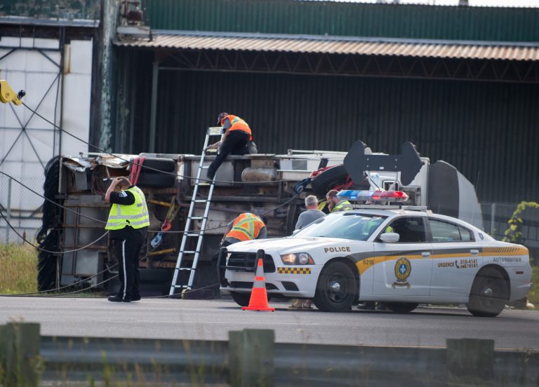 Deux enfants et trois femmes blessés dans un carambolage On ne craint pas pour la vie des quatre personnes impliquées dans ce carambolage à haute vélocité. (Photo TC Media - Vincent Graton)