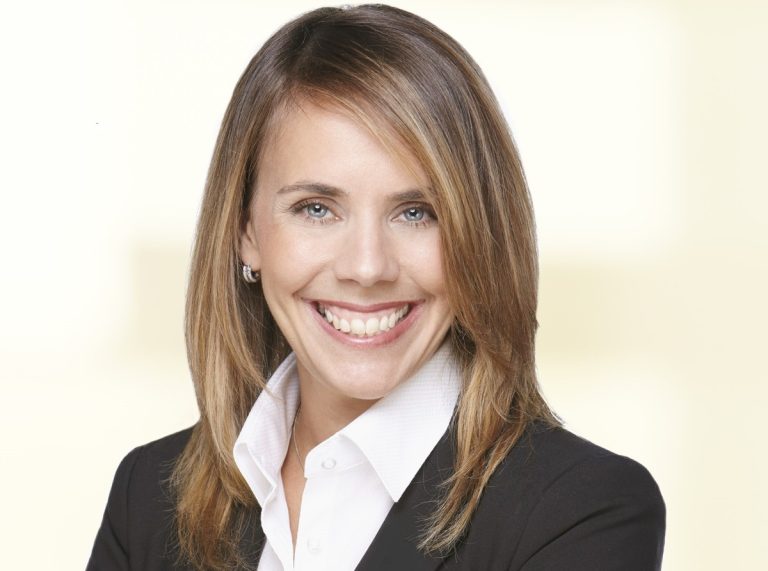 Nomination aux Communications et marketing Nadine Bernard, directrice du Service des communications et du marketing de la Ville.