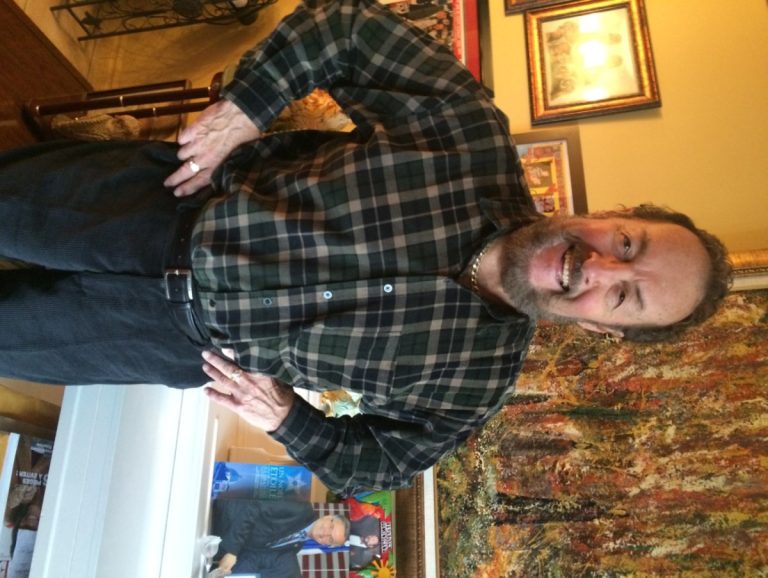 La passion de l’hymne national et de Noël d’André Ouellet André Ouellet prépare un nouvel album en multipliant les prestations pour sa célèbre interprétation du Minuit Chrétien, qu'il chantera de nouveau à l'Oratoire Saint-Joseph. (Photo TC Media)