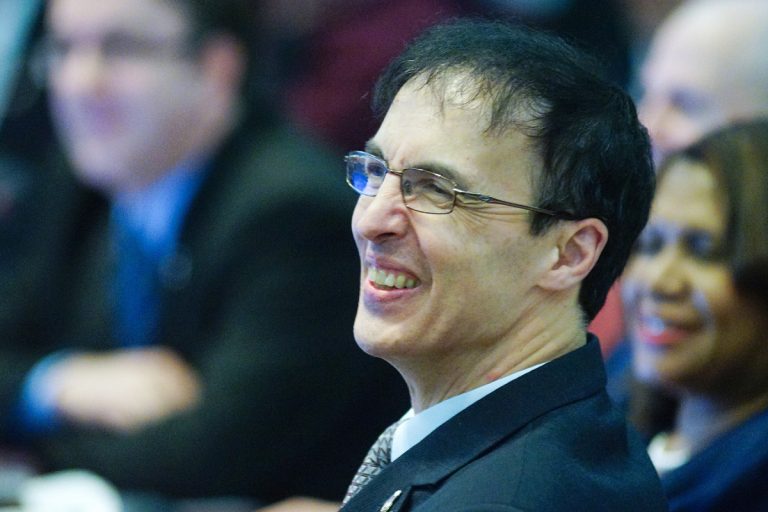 Conseiller indépendant de Laval-des-Rapides, Pierre Anthian fait pression sur le conseil municipal.