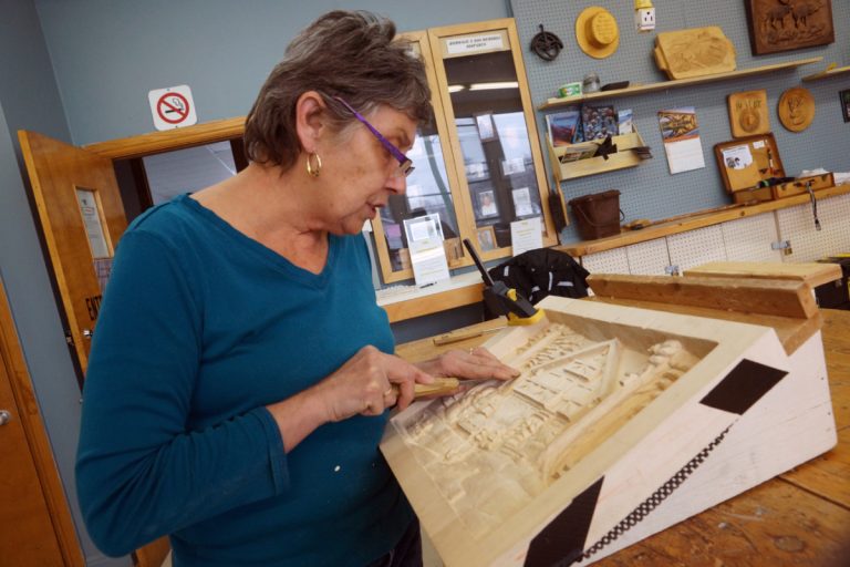 La passion du bois sculpté au centre Boileau L'Association des sculpteurs de Laval compte 90 membres en ce moment. (Photo TC Media - Mario Beauregard)
