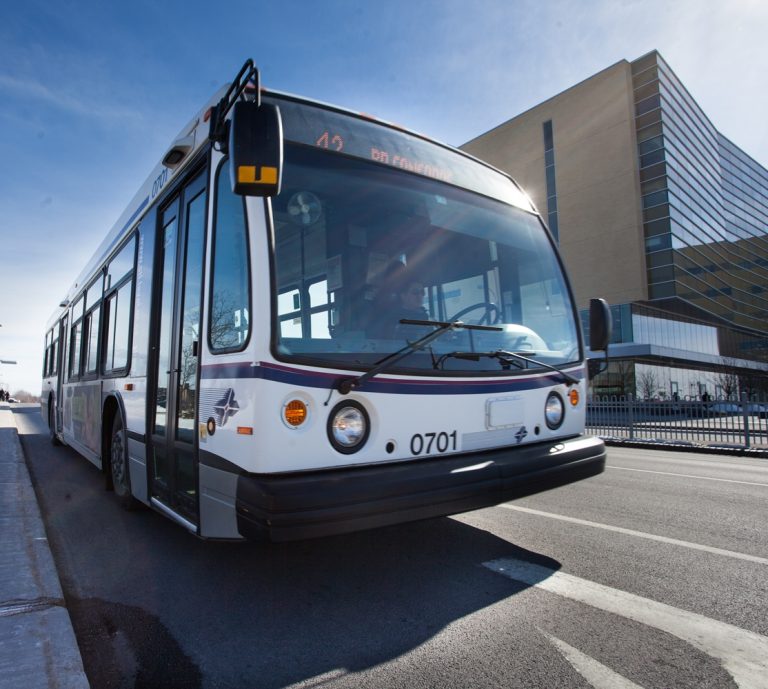 Les citoyens pourront se déplacer en autobus demain pour 1 $.