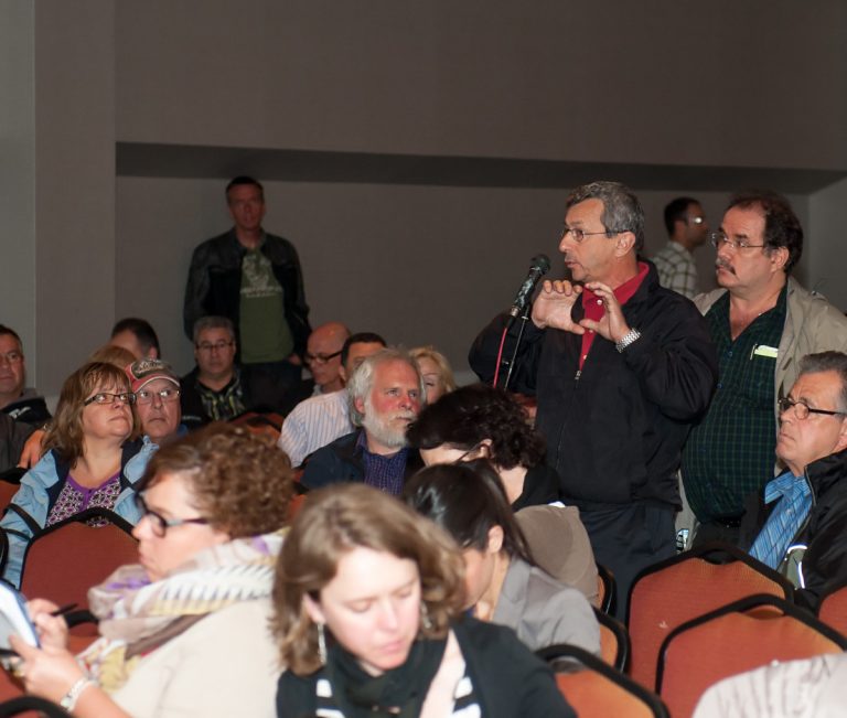 Plusieurs citoyens ont fait part de leurs inquiétudes aux représentants du ministère des Transports concernant la congestion routière créée pendant les travaux et de l’impact du projet sur la faune.