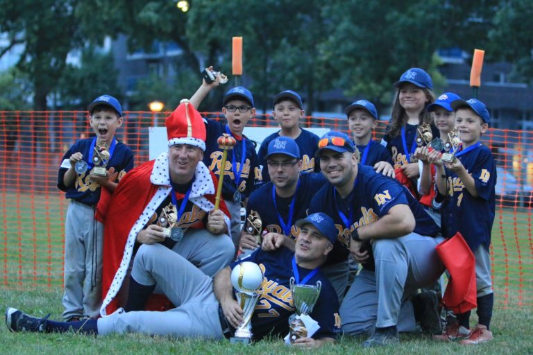 Les Royals de Laval-Nord gagnent le Tournoi de Saint-Esprit Les Royals de Laval-Nord ont été les meilleurs de la catégorie atome B au Tournoi de Saint-Esprit