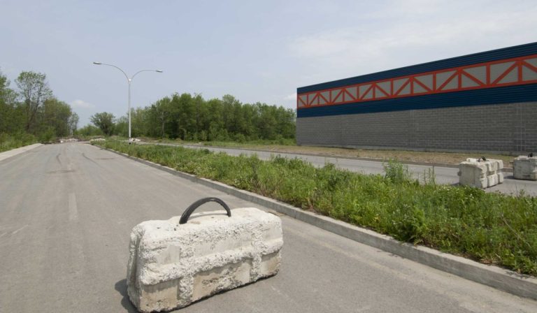 Prolongement du boulevard Robert-Bourassa Traversant le mégacentre situé au carrefour autoroutier 440-19, le boulevard Robert-Bourassa sera prolongé jusqu’à la rue des Aristocrates dans le secteur résidentiel Val-des-Brises. (Photo: Alarie Photos)