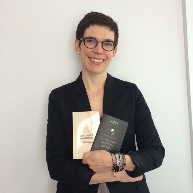 Nouvelle érotique et abc du plaisir solitaire pour Caroline Allard Caroline Allard n'en a vraiment pas fini avec le sexe, elle qui concocte notamment une bande dessinée érotique entre deux scénarios de projets télé et séries Web. (Photo TC Media)