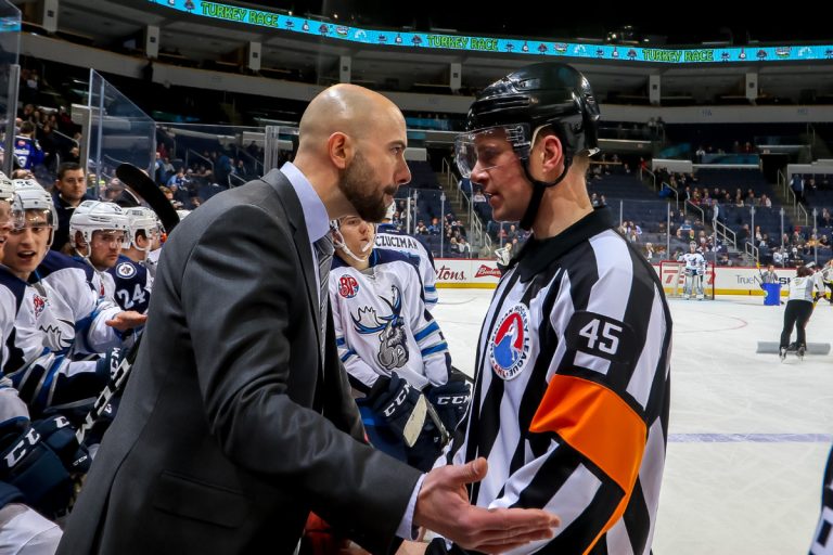 Pascal Vincent adore son poste d'entraîneur avec le Moose du Manitoba.
