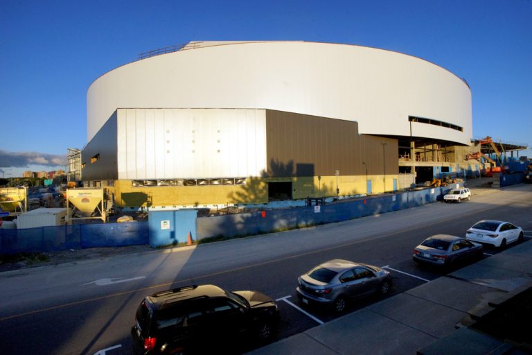 Pomerleau devrait normalement remettre à la Cité de la culture et du sport les clés de la Place Bell le 11 avril prochain.