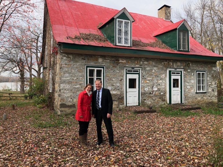 Virginie Dufour, conseillère municipale sortante du district de Sainte-Rose, et le maire sortant Marc Demers se réjouissent de cette acquisition patrimoniale.