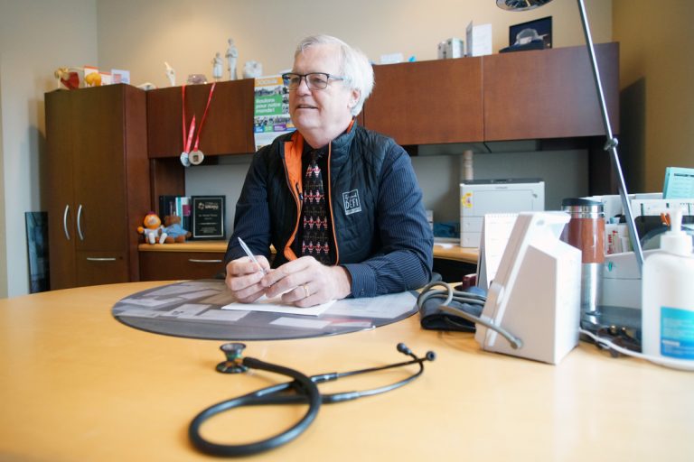 Dr Michel Breton, président de l'Association des médecins omnipraticiens de Laval.