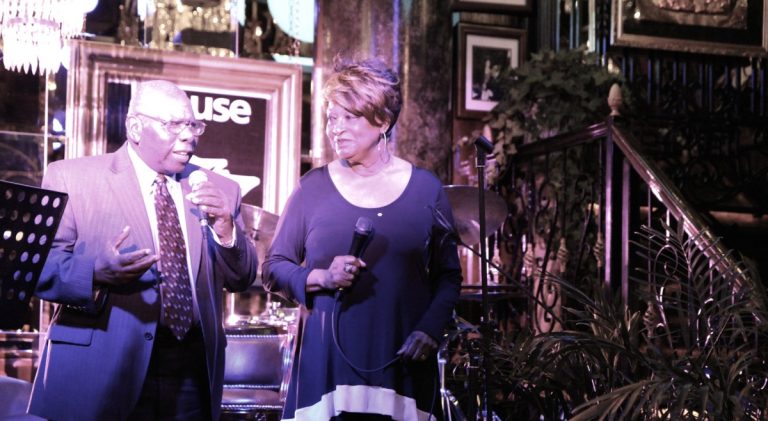 La Maison du jazz prend le nom d’Oliver Jones Les Maison du jazz de Georges Durst, à Laval et Montréal, porteront dorénavant le nom du célèbre pianiste de réputation mondiale Oliver Jones qu'on voit ici en compagnie de la chanteuse Ranee Lee..