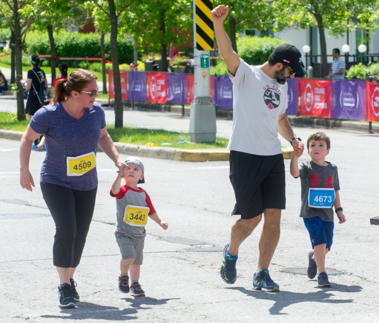 Record de participation à la course des pompiers Toujours aussi populaire auprès des familles, la boucle de 2 km a attiré plus de 1200 personnes à la 11e édition de la course des pompiers, le 4 juin.
