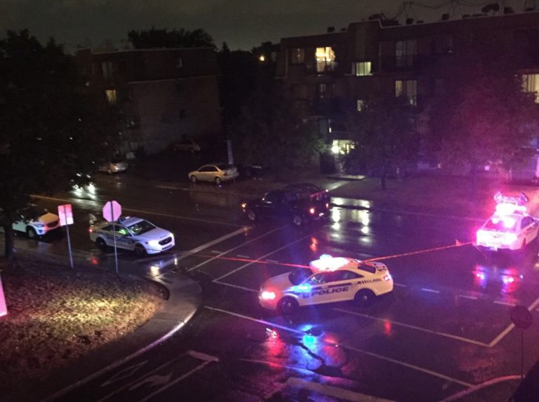 Piéton frappé par un véhicule près du métro Concorde L'accident a fait craindre le pire qui, heureusement, ne s'est pas produit.