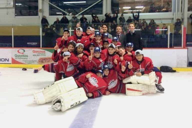 L’or pour le Rousseau-Royal des moins de 12 ans Le Rousseau-Royal a montré une fiche parfaite au Tournoi des moins de 12 ans.