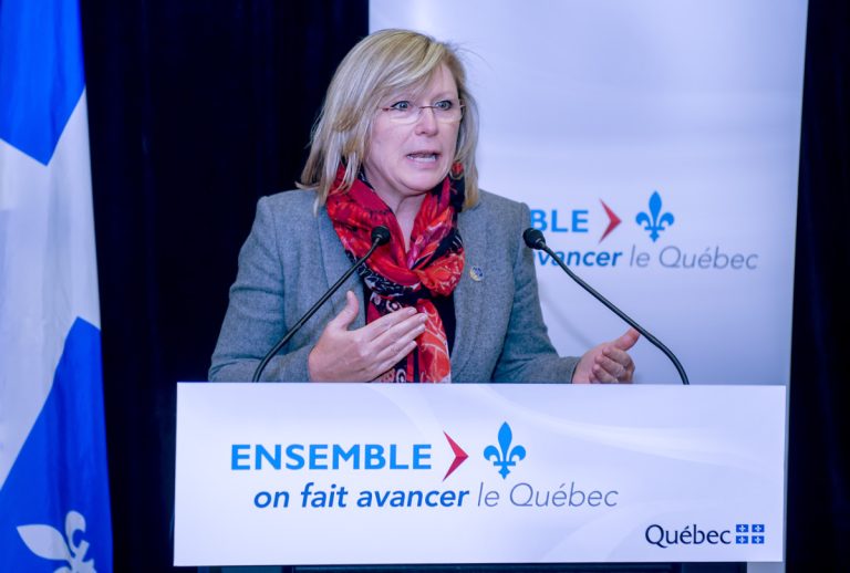 Une aide de 43 600 $ à la CCIL Francine Charbonneau, ministre régionale.