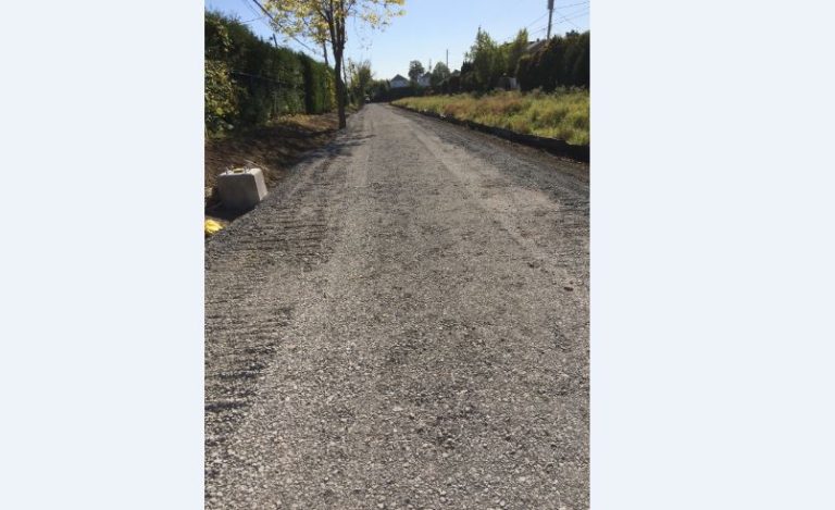 La piste cyclable sera surélevée afin d'éviter l'accumulation d'eau.