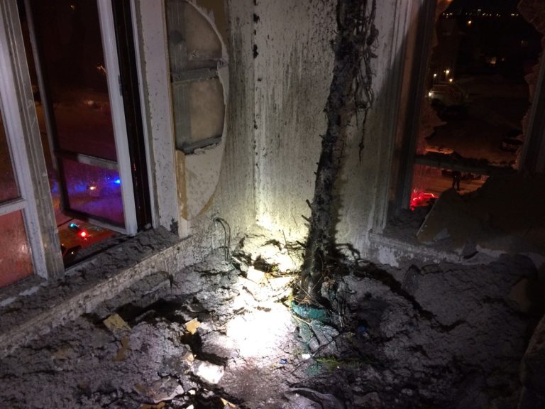 L'incendie a touché cinq condominiums et mis à la rue sept résidents.