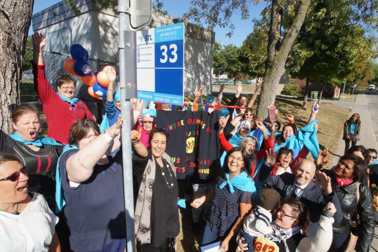 Départies de leur arrêt d'autobus depuis l'arrivée du métro, les Lavalloises fréquentant le Centre des femmes l'ont enfin retrouvé.