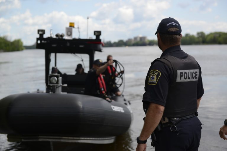 Aucune arrestation pour alcool au volant sur l’eau Des plaisanciers se sont vus remettre 12 constats d'infraction et 10 avis les 5 et 6 août sur les rivières ceinturant l'île Jésus.