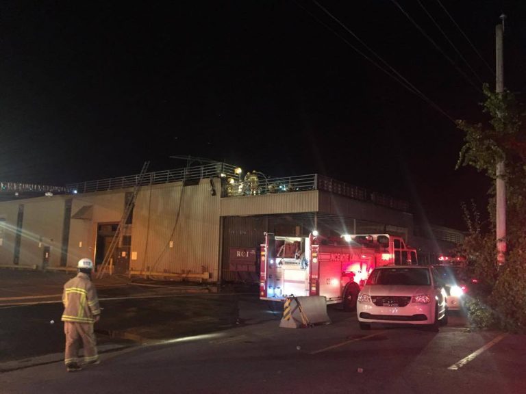Plus de peur que de mal heureusement lors de cet incendie au Centre de formation Le Chantier, un établissement d'enseignement professionnel de la Commission scolaire de Laval.