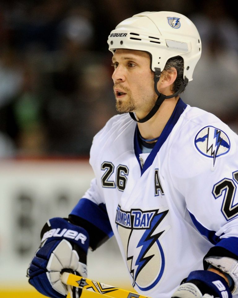 Le Lightning de Tampa Bay retire le chandail de Martin St-Louis Martin St-Louis a écrit l'histoire du Lightning de Tampa Bay.