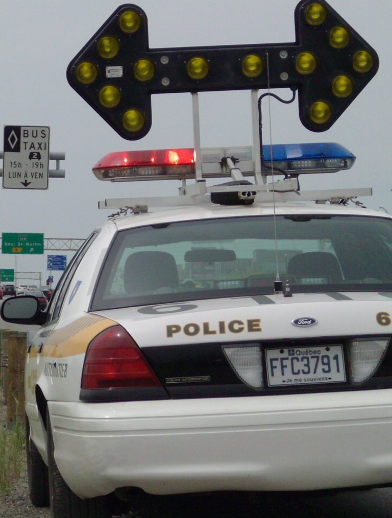 Deux poids lourds entrent en collision Les agents de la Sûreté du Québec ne rapportant aucune blessure grave dans cet accident matinal.