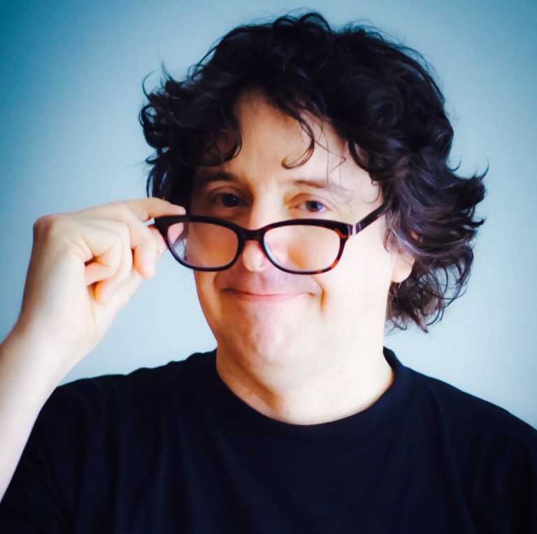 Les personnalités multiples d’Yves P. Pelletier Ce premier spectacle solo d'Yves P. Pelletier est en rodage depuis quelques semaines déjà.