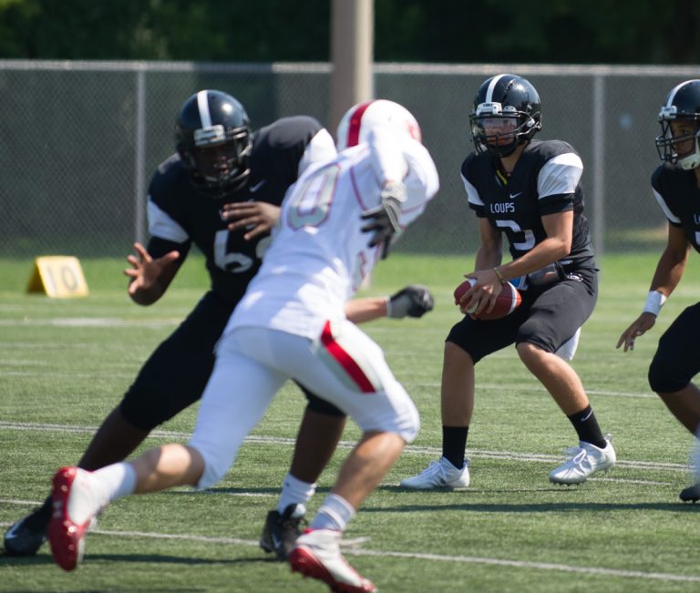 Une première victoire des Loups Les Loups de Curé-Antoine-Labelle ont rebondi face au Collège Jean-Eudes.