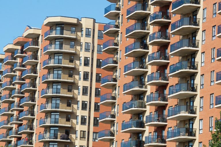 Le condo soutient plus que jamais le marché immobilier Les ventes de copropriété ont bondi de 47 % en octobre.