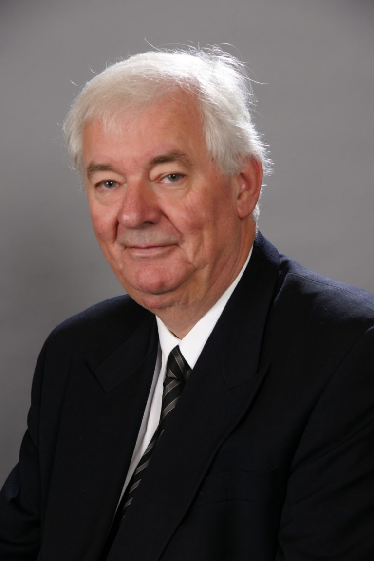 Jean Poitras, Protecteur de l'élève à la CSDL, s'assure notamment de conseiller les parents concernant les plaintes.