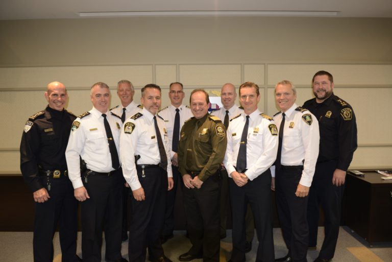 L'équipe Synergie vise à démontrer une unité et concertation pour prévenir tout acte de violence et ainsi protéger la population fréquentant ces endroits ont exprimé les directeurs des neuf organisations policières impliquées.