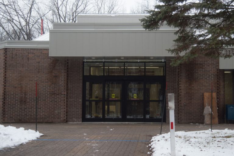 Réouverture de Samson et fermeture de l’aréna Hartland-Monahan La réouverture de l'aréna Samson est prévue le 17 décembre.