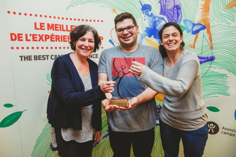 Prix coup de cœur pour le camp GymnO Sur la photo, on retrouve Francine Larivière, Shawn Burr et Maïgwenn Desbois, tous de GymnO.