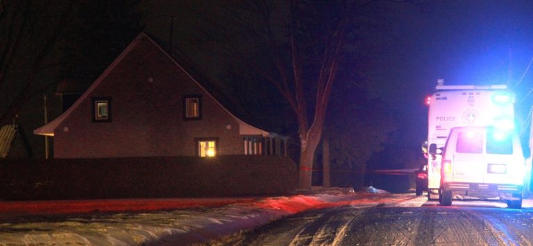 Le président de Chez Cora retrouvé ligoté à Laval La Sûreté du Québec a confié l'affaire à son Service des enquêtes sur les crimes majeurs.