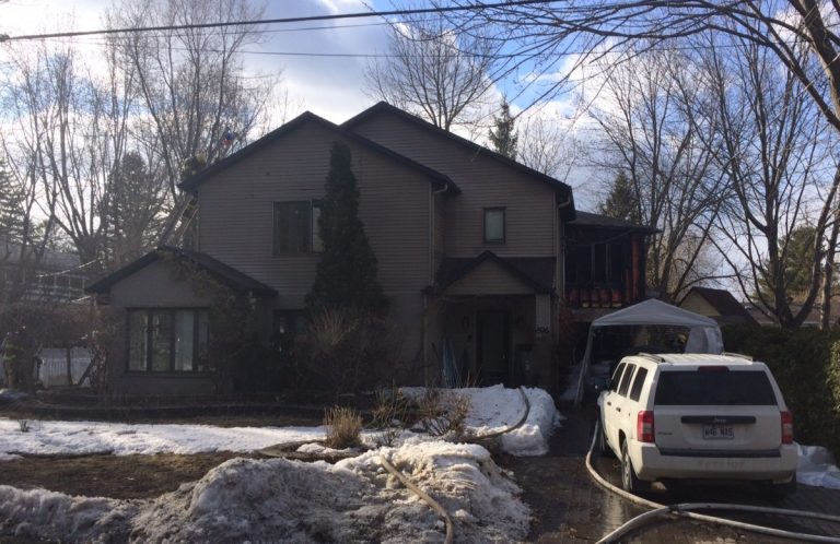 Plus de 300 000 $ dans l’incendie d’un garage résidentiel L'intervention a nécessité 7 unités, soit 23 pompiers.