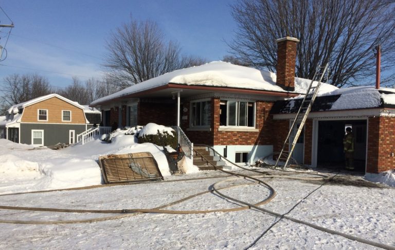 Incendie violent place Jean-Coutu Incendie violent Place Jean-Coutu.