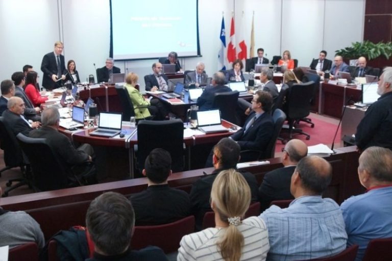 Gouvernement de proximité: Laval ouverte au projet de Loi Les élus de la Ville de Laval montrent une ouverture envers ce projet de Loi voulant conférer plus de pouvoirs aux municipalités.