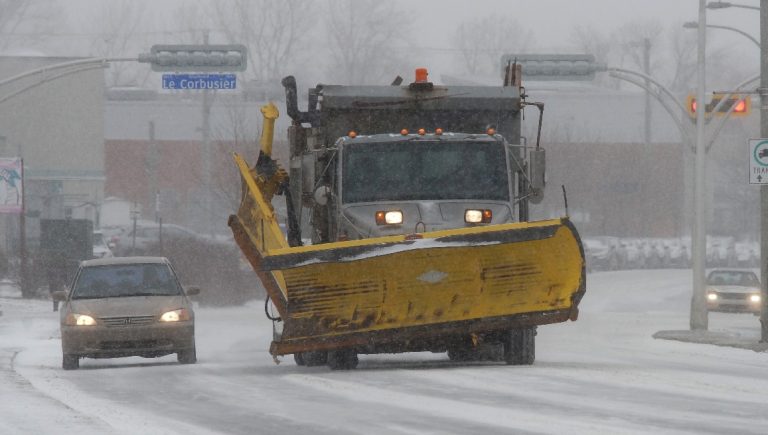 Les Lavallois doivent éviter les déplacements dans cette tempête hivernale.