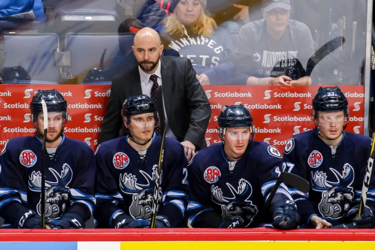 L’entraîneur du club-école des Jets de Winnipeg Pascal Vincent a été honoré dans la LAH.