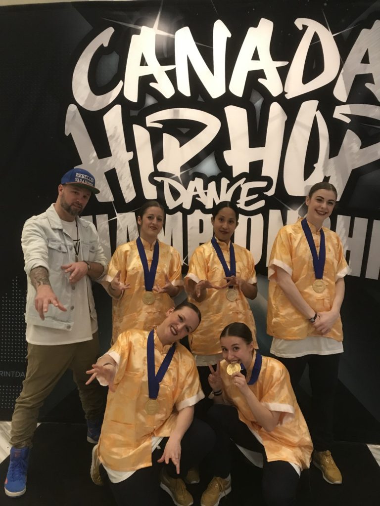 La troupe C4 est issue de l'école de danse urbaine Rebelles et Vagabonds.