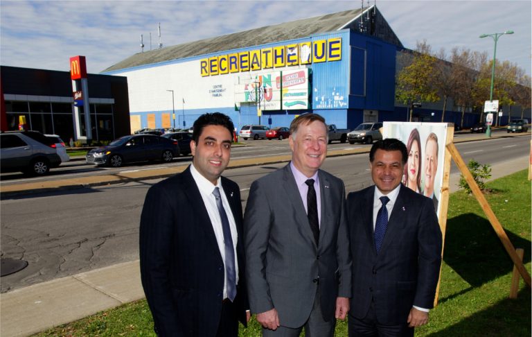 Des solutions pour atténuer la congestion routière Pour débuter ses annonces en matière d'économie, le maire Marc Demers était flanqué du conseiller municipal de St-Bruno et président de la STL, David De Cotis, et du conseiller municipal de Sainte-Dorothée et responsable des dossiers d’agriculture, Ray Khalil.