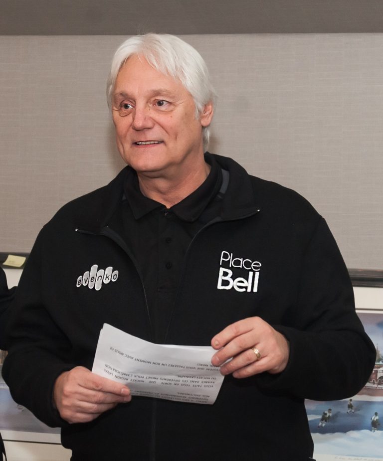 Hockey Laval devra trouver plus de 1000 heures de glace Michel Demers doit trouver des solutions aux problèmes des heures de glace.