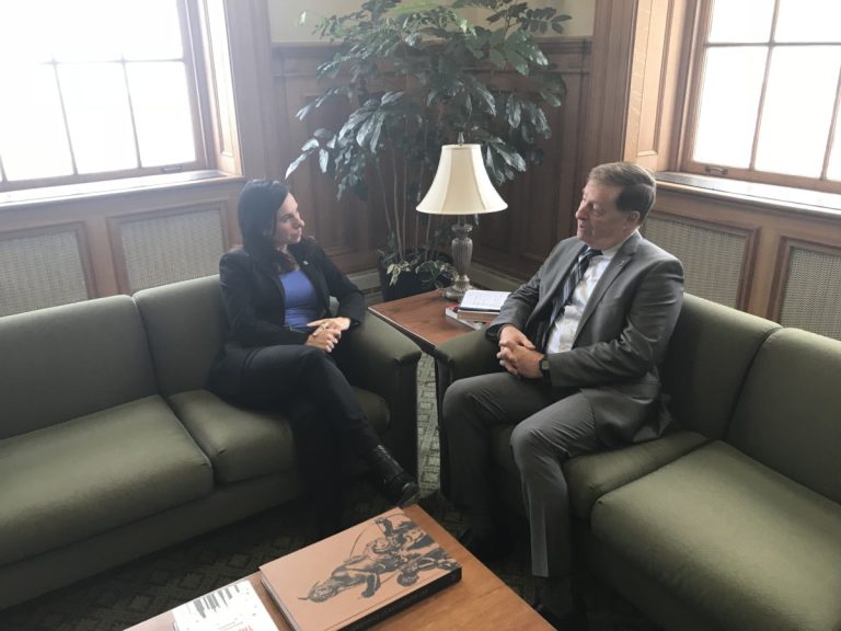 Marc Demers rencontre la mairesse de Montréal La mairesse de Montréal, Valérie Plante, a accueilli à son bureau de l'hôtel de ville son vis-à-vis lavallois, Marc Demers, le 13 décembre.