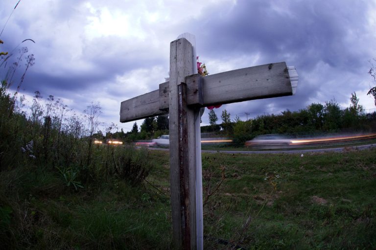 L'horreur a de nouveau frappé sur la route 335 ce week-end, où un sexagénaire a perdu la vie dans une collision frontale.