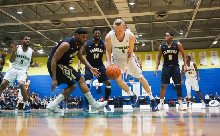 Les Nomades passent en demi-finale du Championnat canadien de basketball collégial.