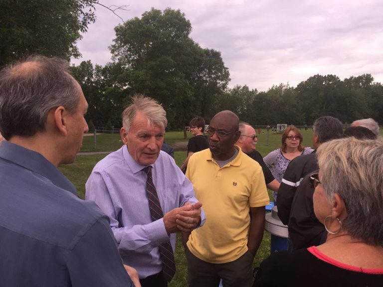 Imbroglio autour des mesures d’apaisement de la circulation Chef de l'opposition officielle, Jean-Claude Gobé reproche à la Ville de mettre les citoyens devant le fait accompli avant de les consulter.