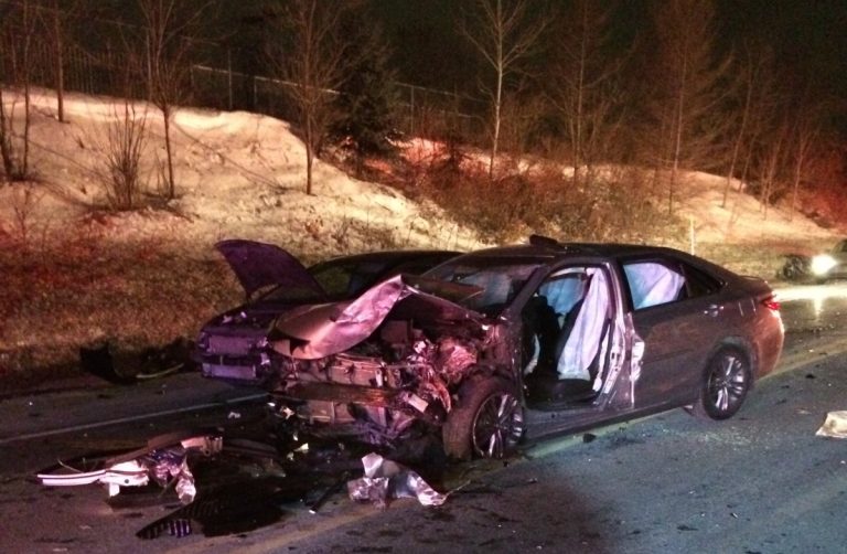 Accident mortel de la 335: un véhicule a dévié de sa voie L'horreur a de nouveau frappé sur la route 335 ce week-end, où un sexagénaire a perdu la vie dans une collision frontale.