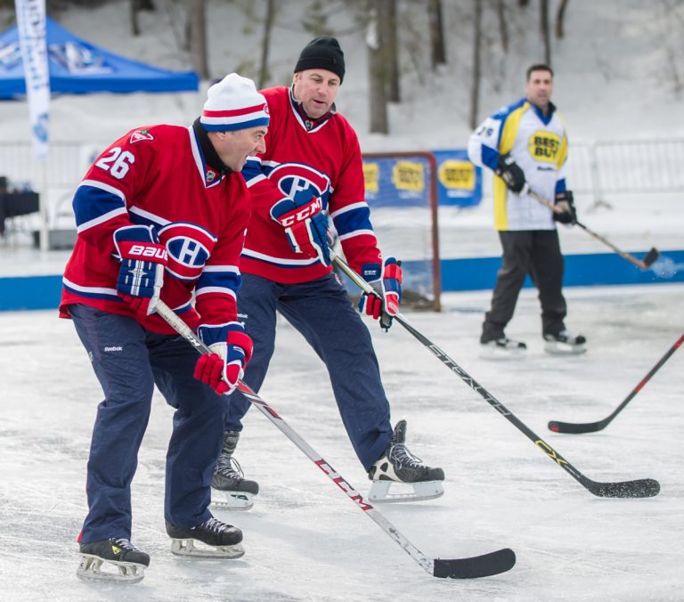 Jouer avec des anciens Canadiens D'anciens joueurs des Canadiens disputeront un match des étoiles au Centre de la nature