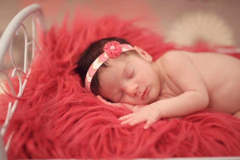 Estelle a dû se battre avant même sa naissance la petite Estelle, aujourd'hui âgée de 7 mois, ne serait jamais venue au monde sans un rendez-vous médical de routine.